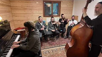 מש.. מש.. משנכנס אדר – שרוליק לפקוביץ עם החבריא