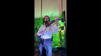 שערי שמים פתח – שרוליק לפקוביץ מרגש בחתונה