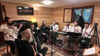 אדיר הוא – שרוליק לפקוביץ עם החברים אצל עופר שניידר